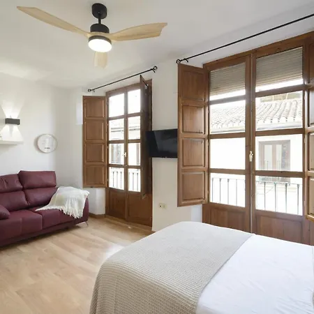 Apartment Lightbooking Capuchinas *